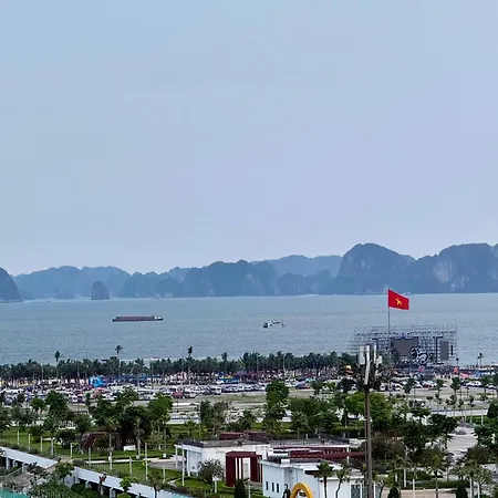 2806 The Holiday Ha Long